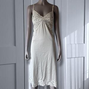 Vintage creamy butter yellow lace